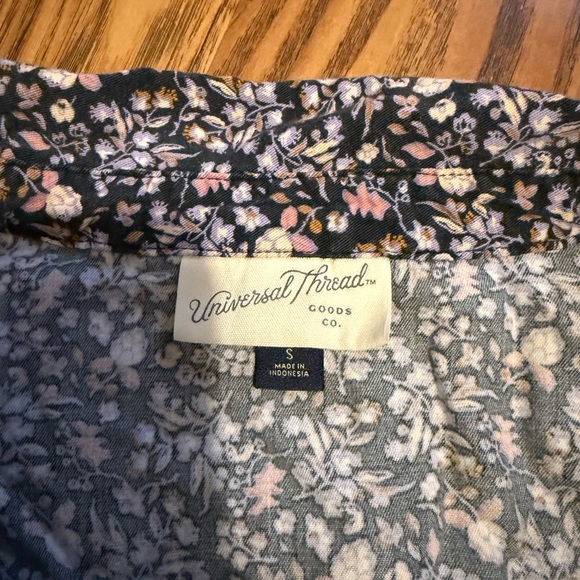 Button up blouse - Picture 3 of 3